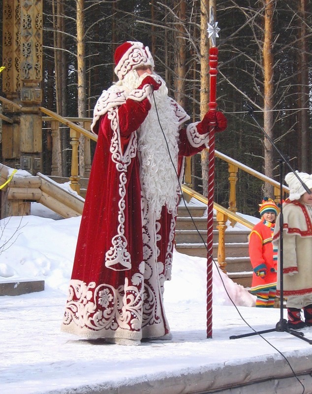 Дед Мороз в своей резиденции в Великом Устюге []