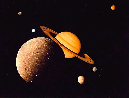 Культовый фотомонтаж системы Сатурна []