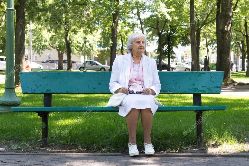 https://st.depositphotos.com/2075507/2703/i/950/depositphotos_27038547-stock-photo-elderly-woman-on-a-park.jpg