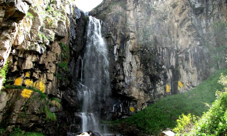 Бутаковский водопад []