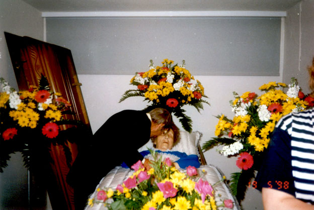Папенбург. Май 1998 г. Прощание папы с мамой. []