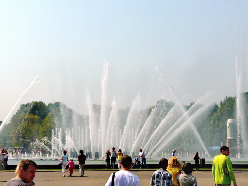 Светомузыкальный фонтан на Фонтанной площади. 2009 г.  [А. Рублев]
