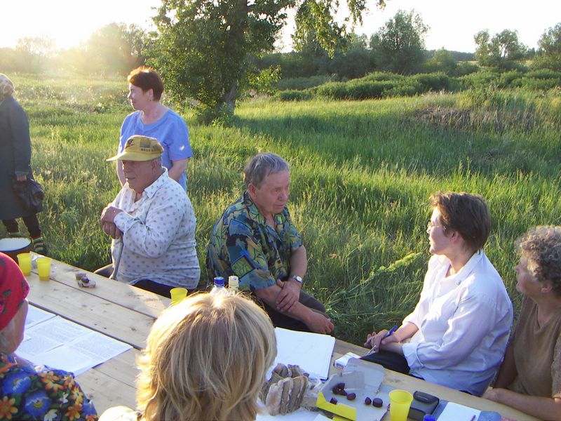 Встреча бывших жителей  деревни Суханова и их потомков в 2007 году [О.Щеткова]