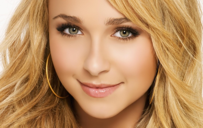 https://wallpaperscave.ru/images/original/18/01-15/celebrity-hayden-panettiere-10408.jpg