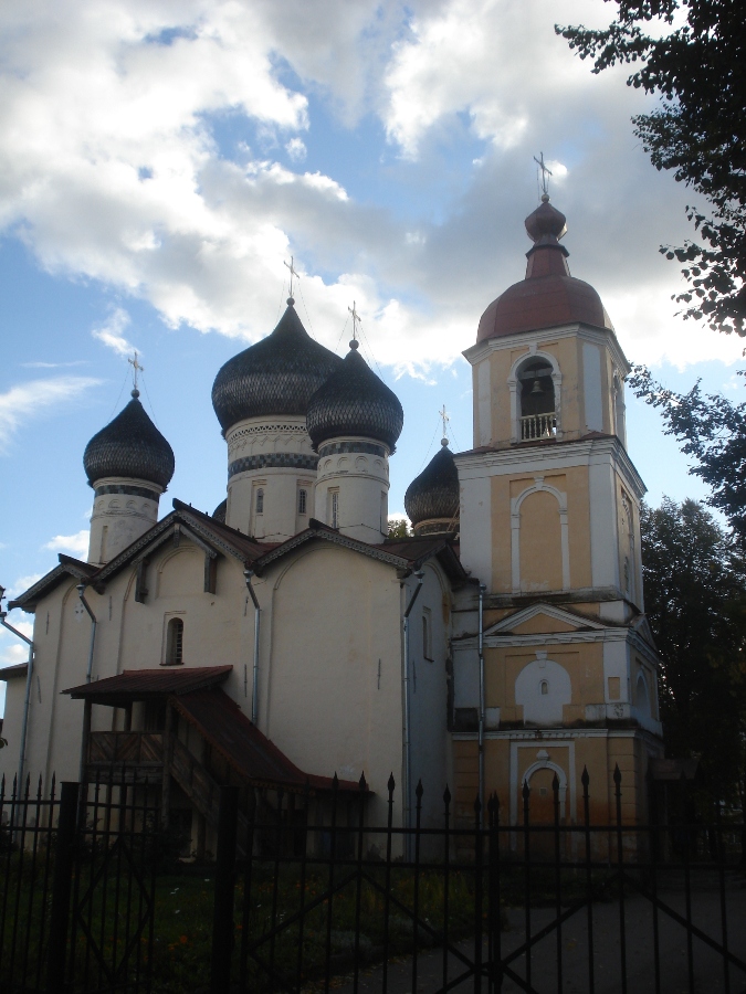Новгородская церковь []