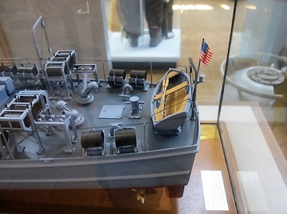 USS SC-648 Model4 []